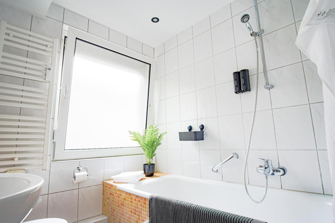 Homefy Bright And Cozy Holiday Apartment - Washer & Dryer - Free Parking Essen Extérieur photo