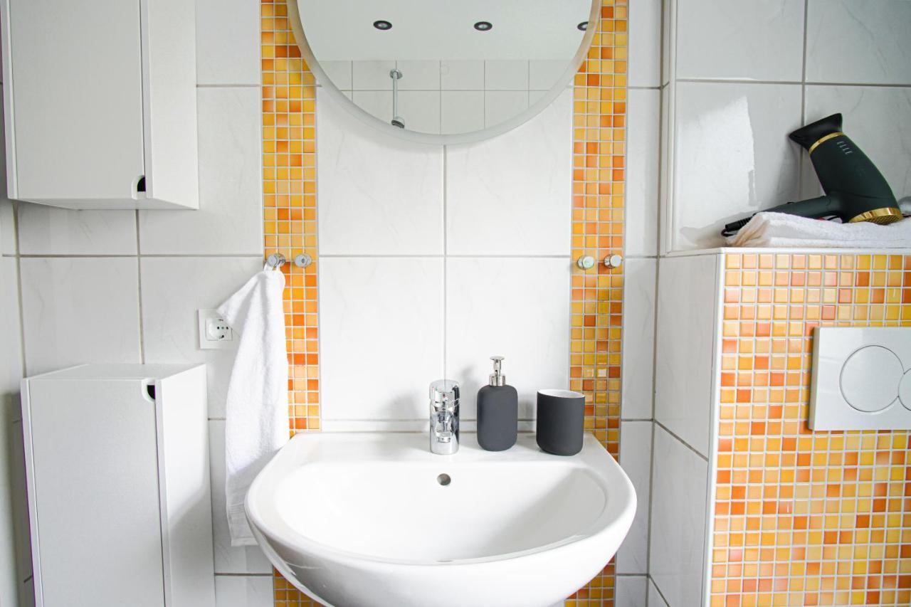 Homefy Bright And Cozy Holiday Apartment - Washer & Dryer - Free Parking Essen Extérieur photo